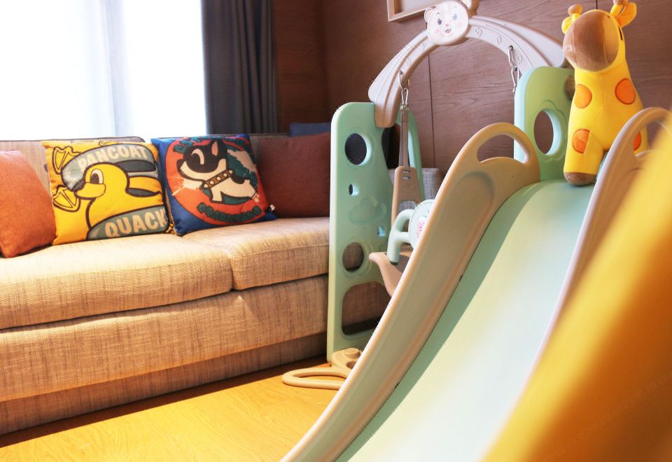 Crowne Plaza Hangzhou One Thousand Island LakeB.duck Themed Family Room