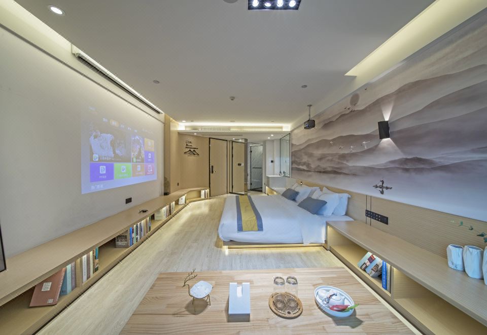 7 Smart Room (Double Bed)