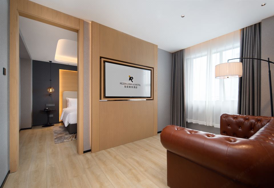 轻奢至尊大床房（独立房厅+雅致茶具+裸眠床品）