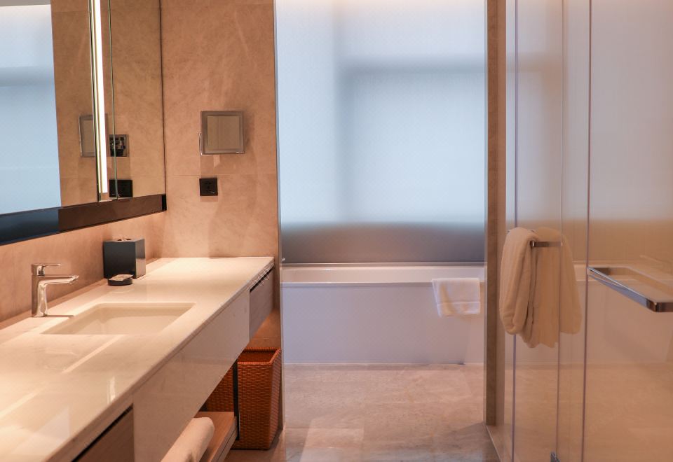 行政全江景套房