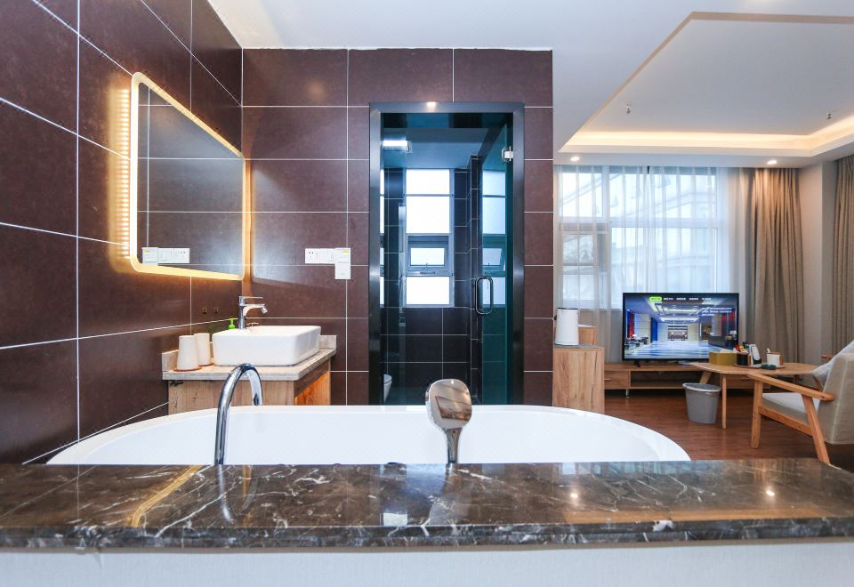 Elegant Room (Double Bed)