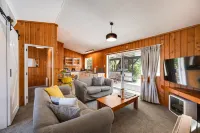 Archway Motels & Chalets Hotels in 