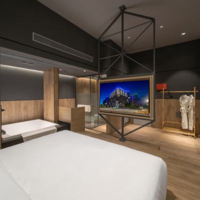 攬景行政大床房（浪漫浴缸+冰箱+大落地窗） 江門奧普斯飯店優惠