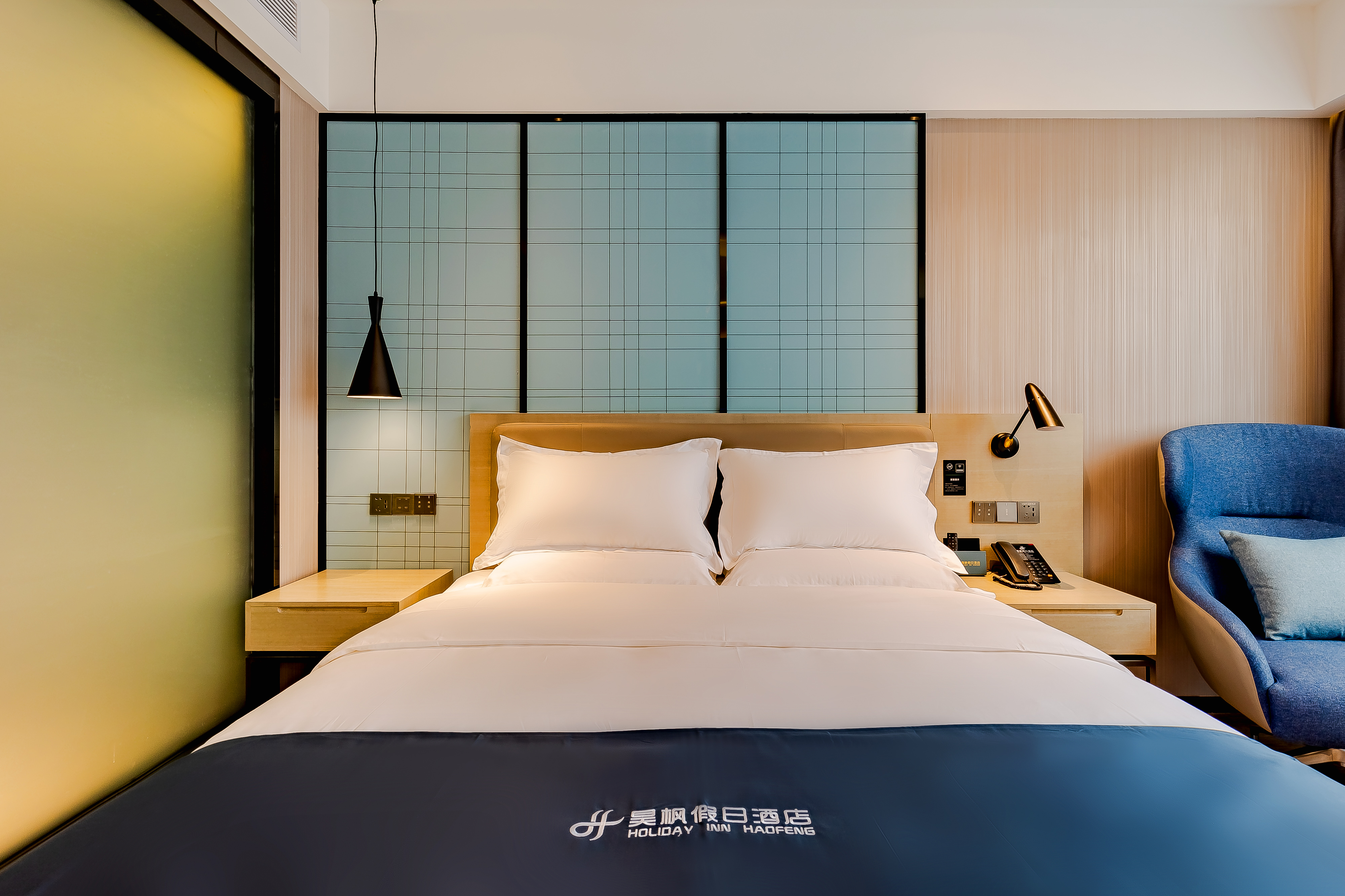 雅漫大床房（森林氧吧+乳胶床垫）