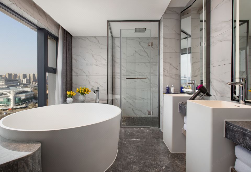 开放式套房-潮趣圆形浴缸，臻选大牌备品