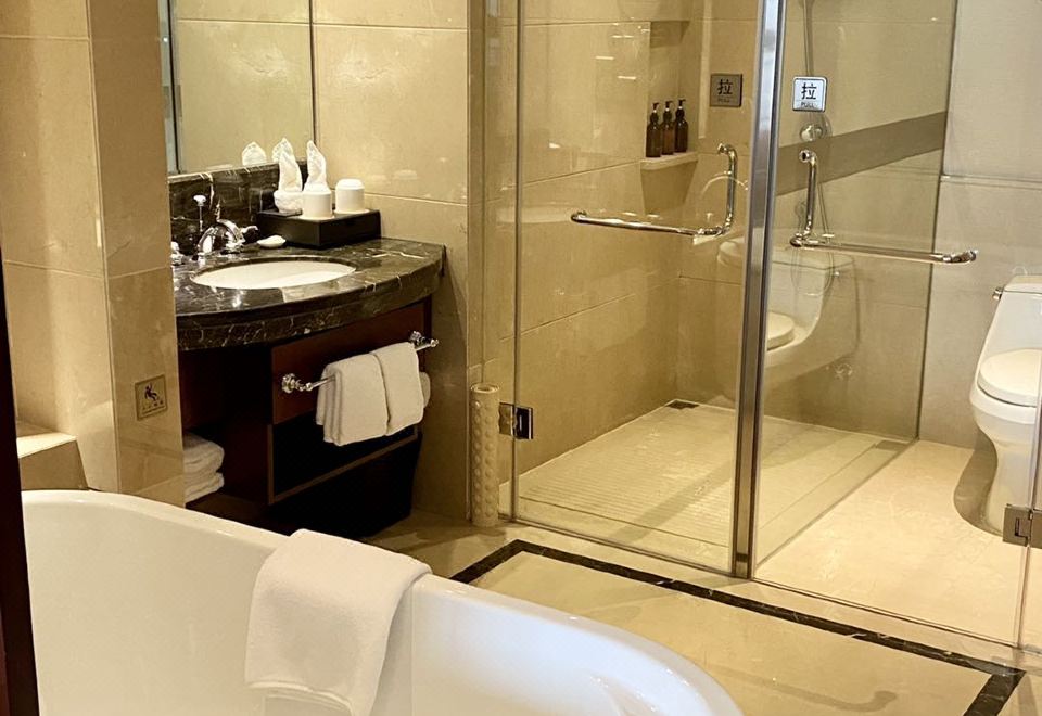 小熊尼奥江景亲子房