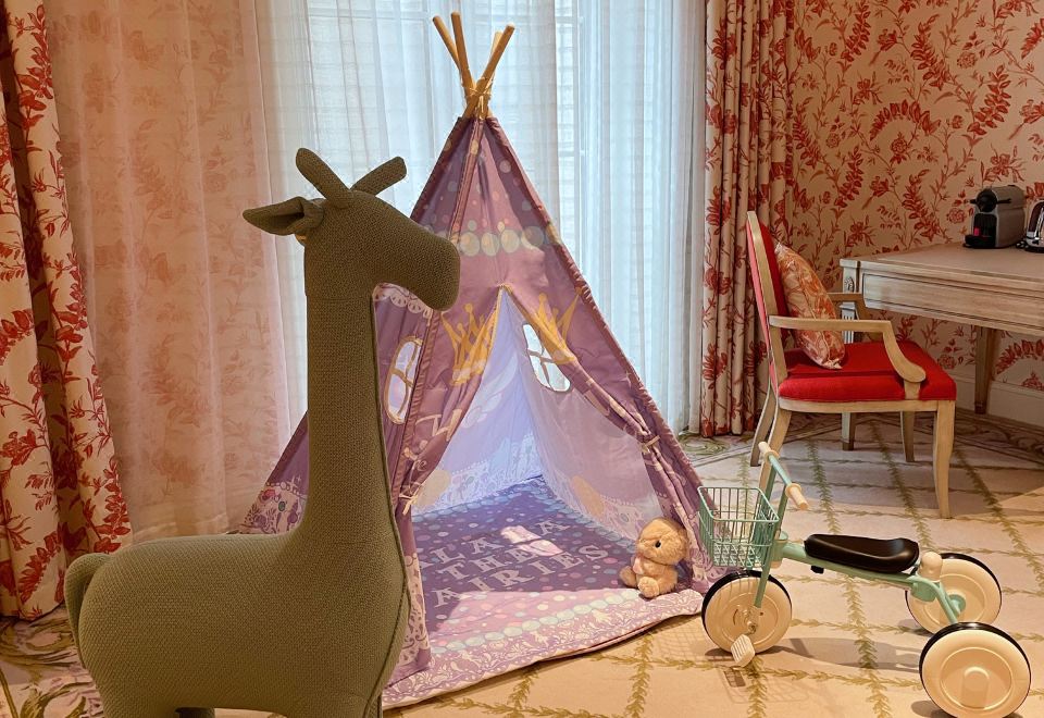 酷芽巴啦啦小魔仙公主主题大床房