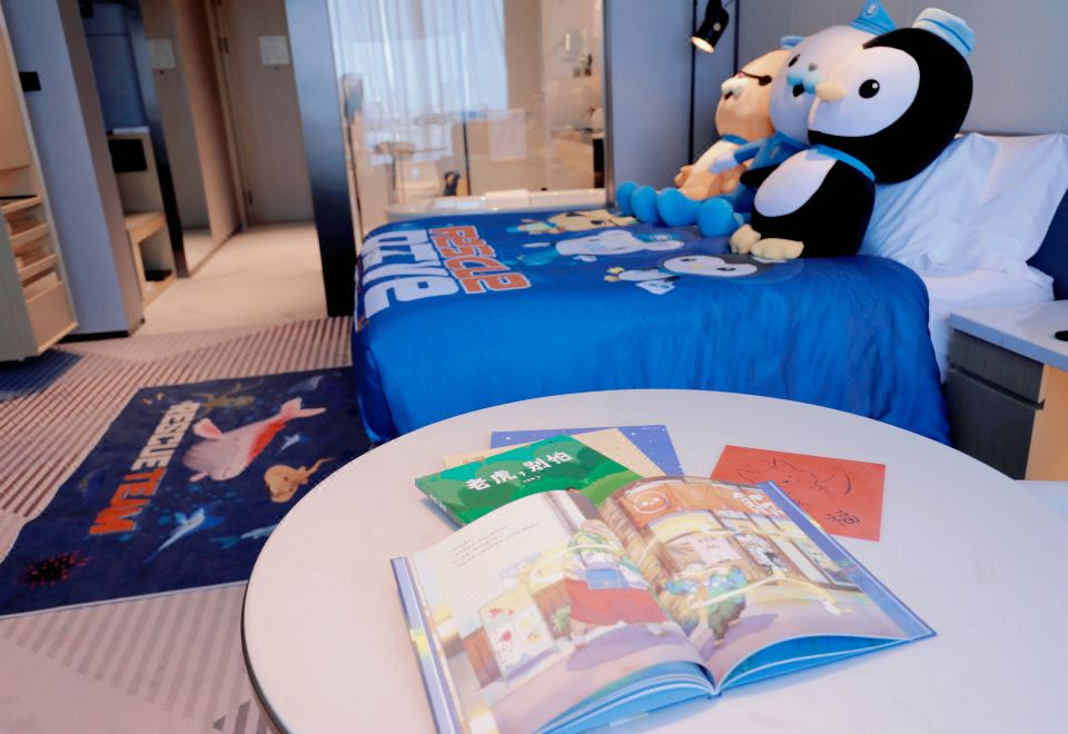 Crowne Plaza Foshan Nanhai1 King Standard Kid-friendly Room