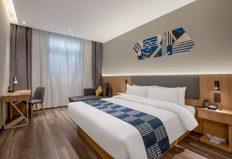 商務大床房（智能客控+55寸電視投屏）