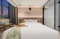 Moshang Qingju Hotel (Neihuang People's Park)