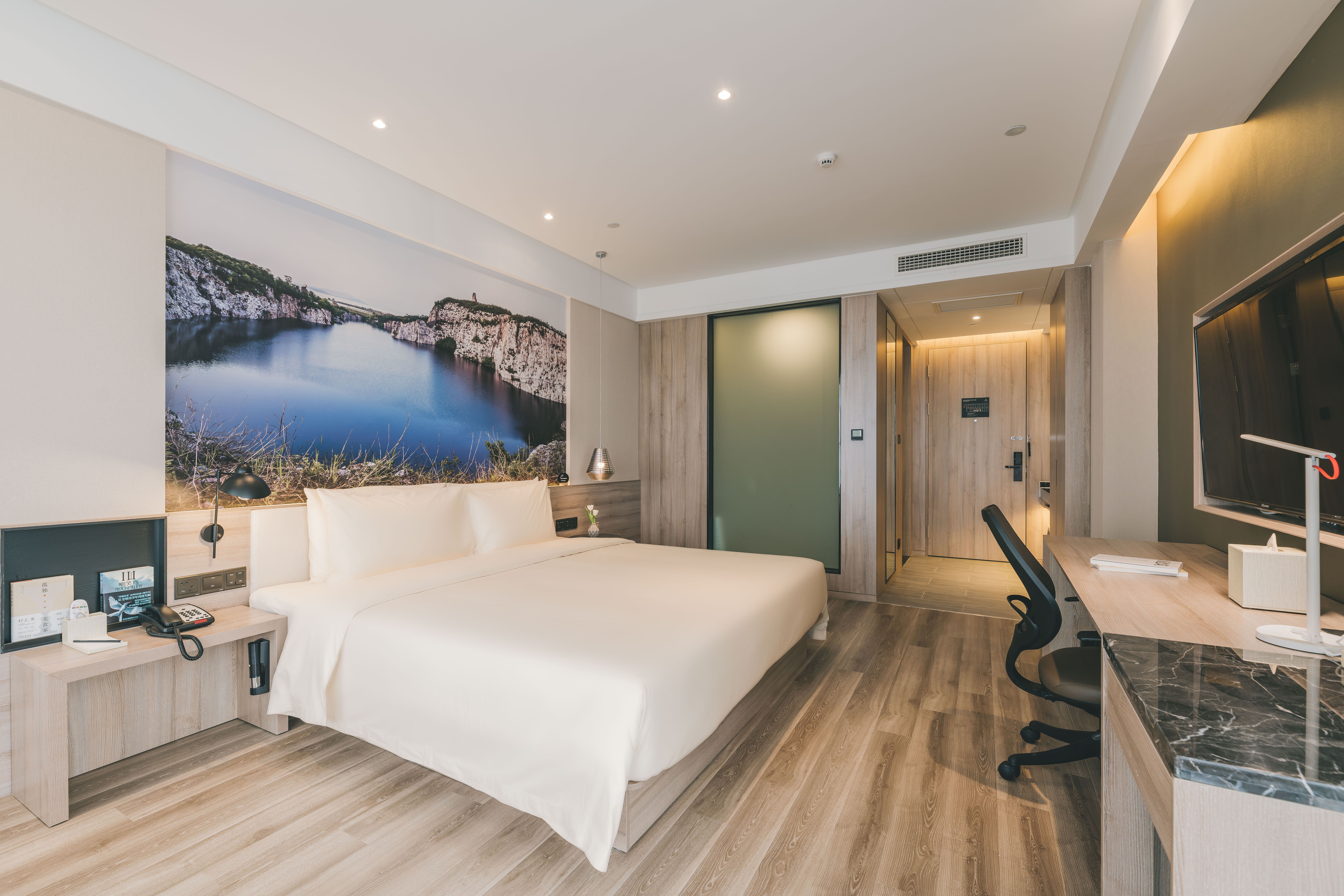 高级大床房（电视投屏）