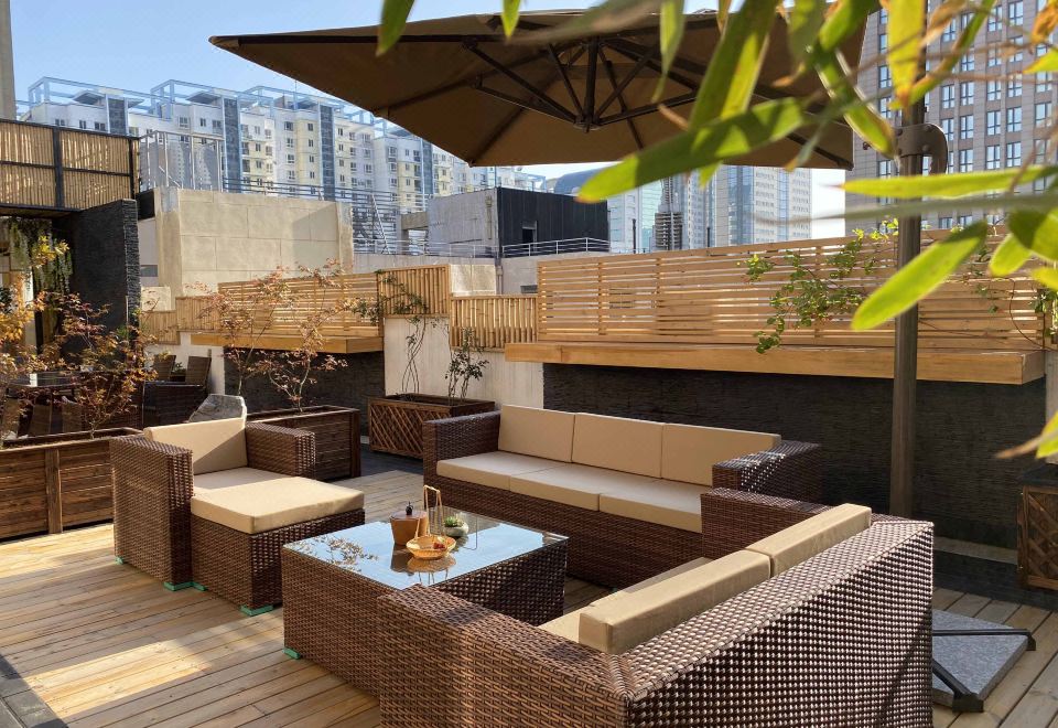 花園商務大床房（冰箱+詩意空間+多款枕頭）