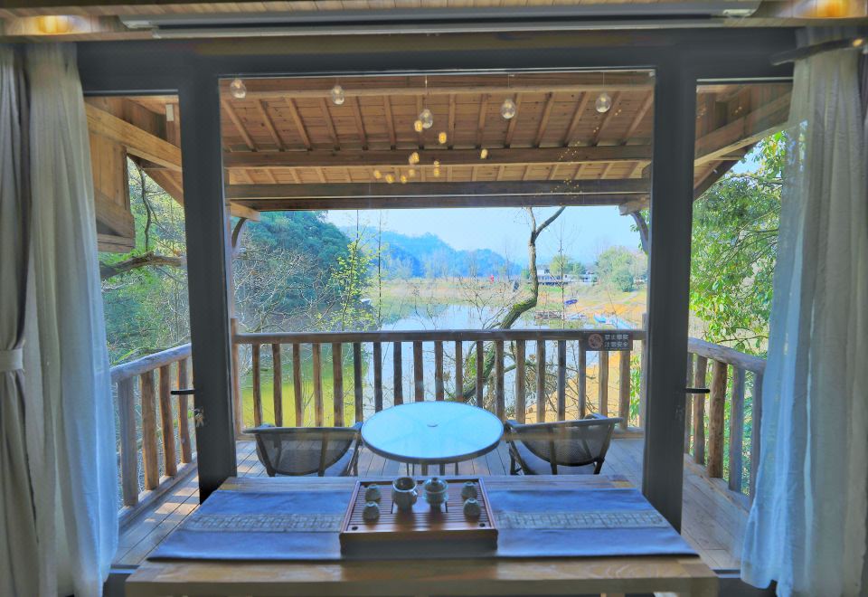 Qiandaohu Xinbo Holiday HotelWild Stay Tree House Double Bed Room
