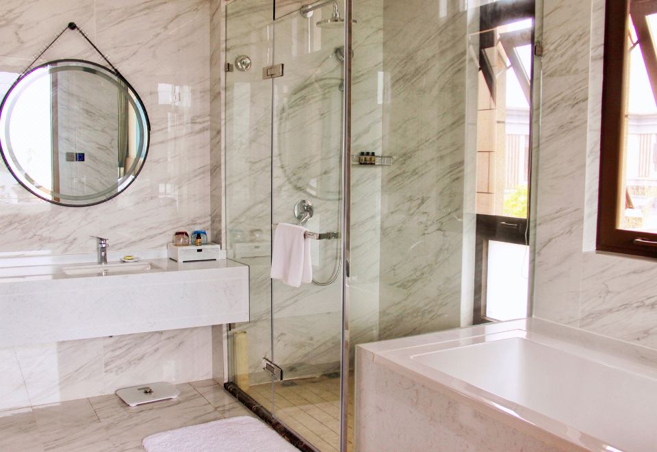 温泉三室一厅泳池别墅