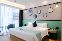 Xana Lite Hotel (Sui County Fengcheng Square)