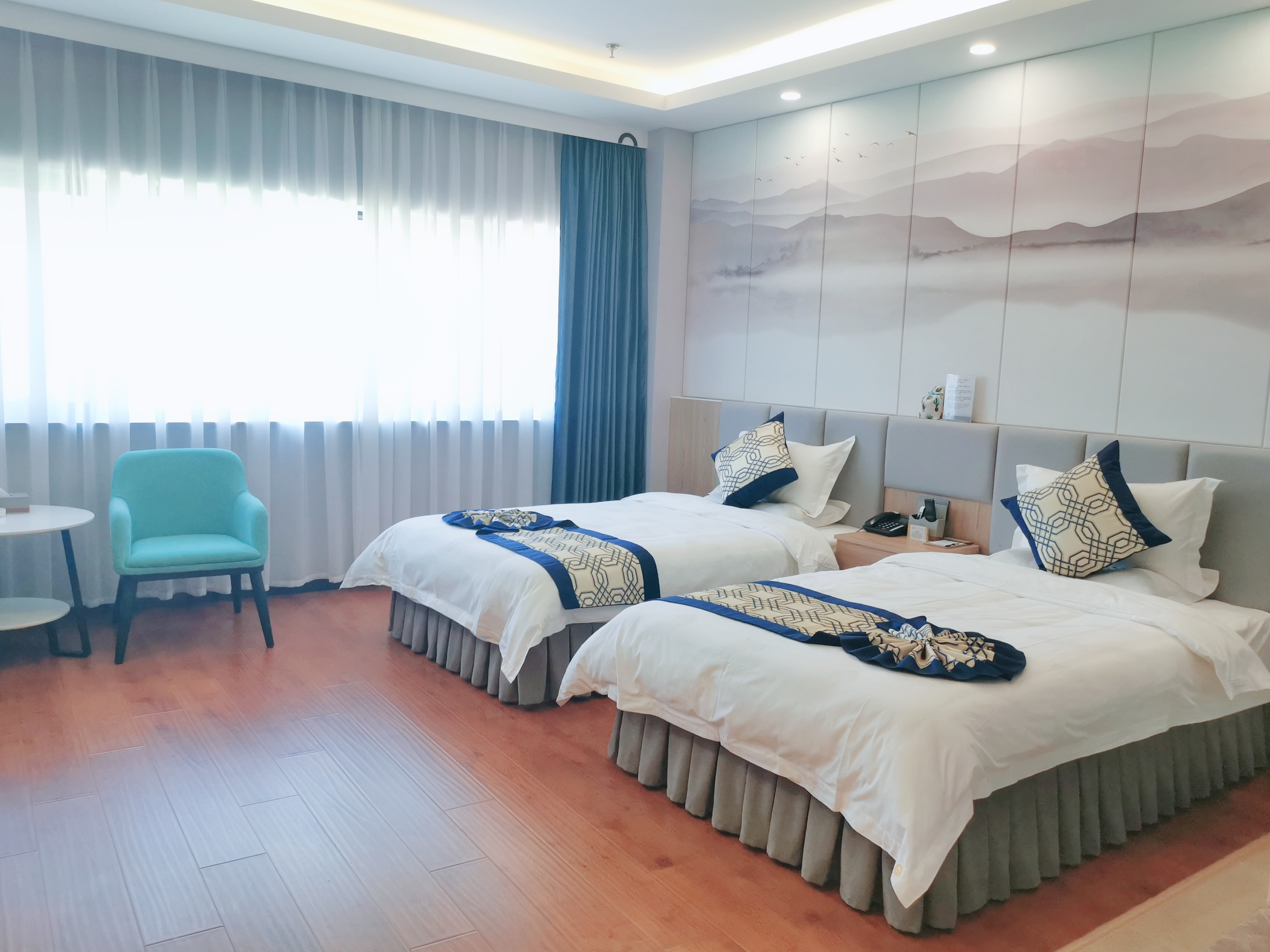 Business Standard Room