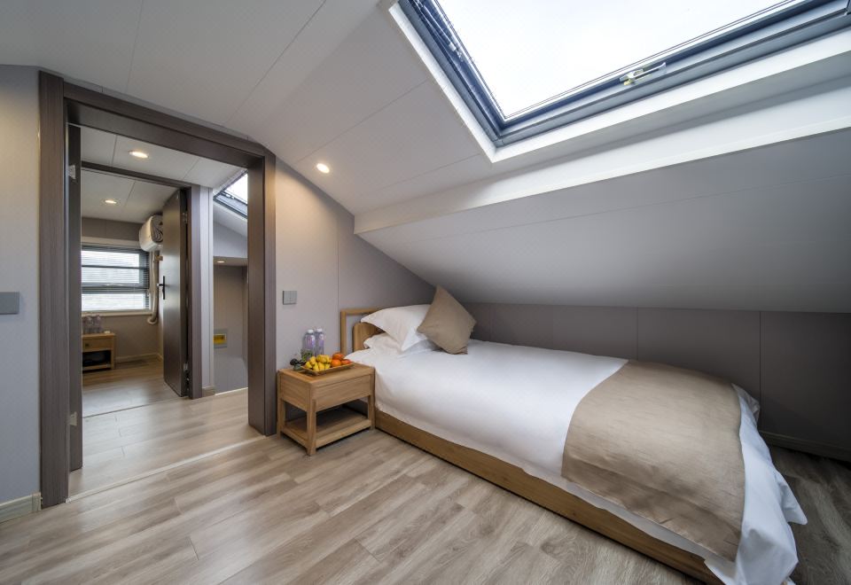 Jiuhuashan Luhuayuan HomestayJinyue Starry Sky Triple Room