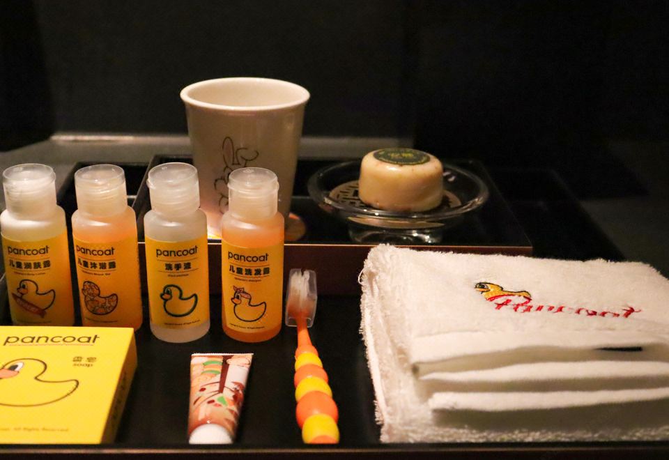 盼酷小黃鴨主題房