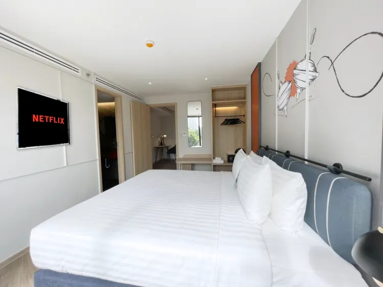 ห้องสวีทหนึ่งห้องนอนพร้อมวิวคลอง