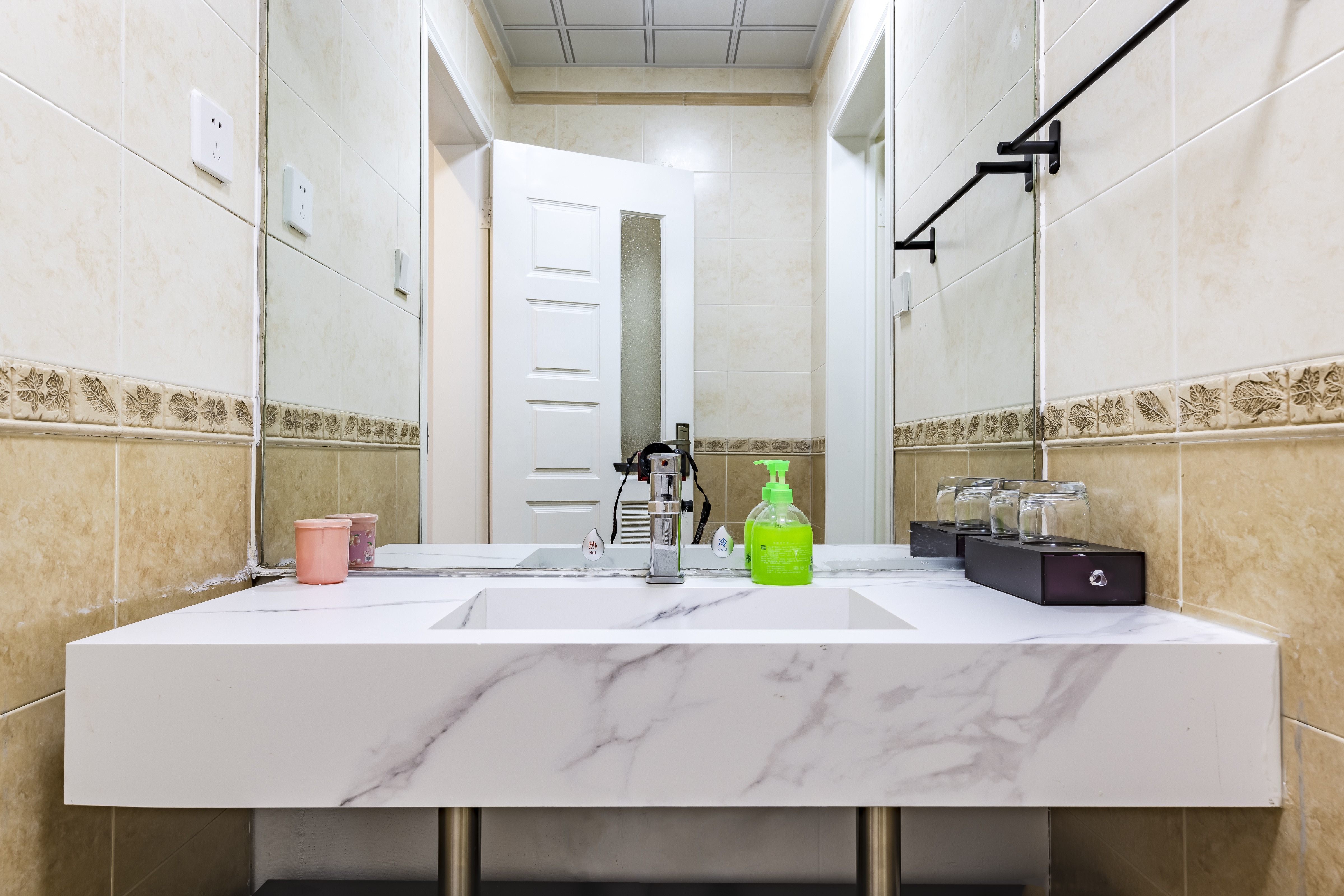 画境·轻奢大床房（全景玻璃|小壁炉）