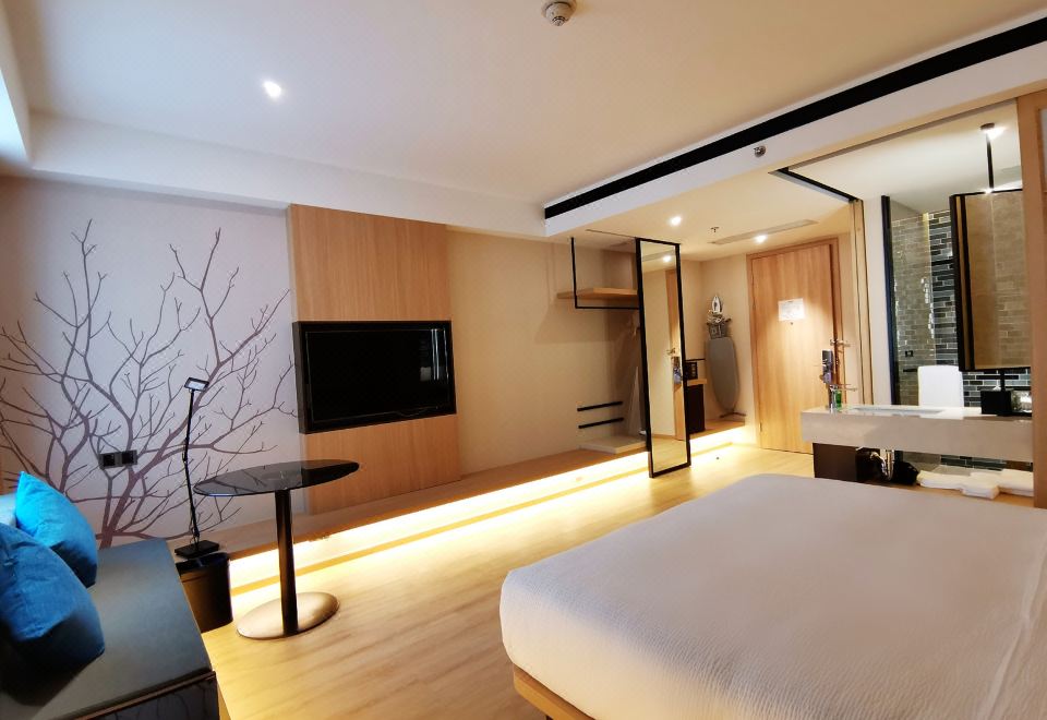 Fairfield by Marriott Shanghai Pudong CentralBusiness Queen Room