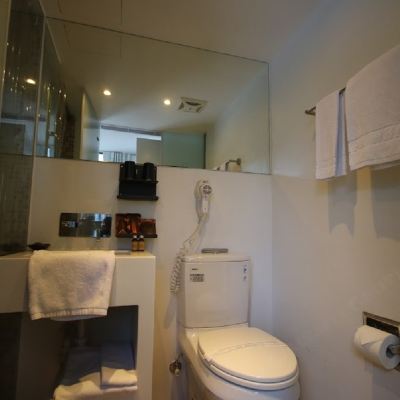 雅緻雙人房 Hotel PaPa whale - 高雄美麗島館優惠