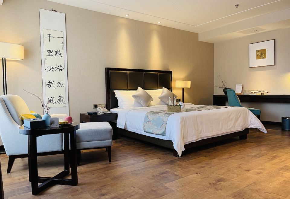 御風豪華大床房（大浴缸+舒適沙發+詩意空間）