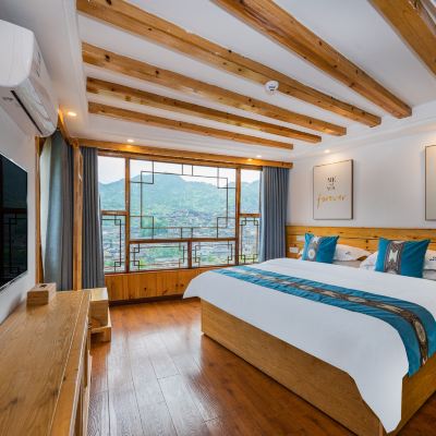 雲伴精緻·全景大床房 西江苗寨觀景半山精品民宿（全景店）優惠