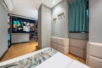 Xunmeng Theme Hotel (Jiefangbei Area/Hong Ya Dong)