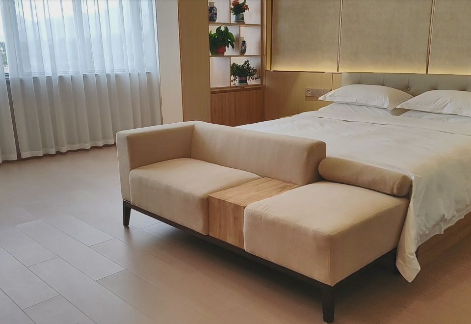 Executive Suite - With View (Air Conditioner)