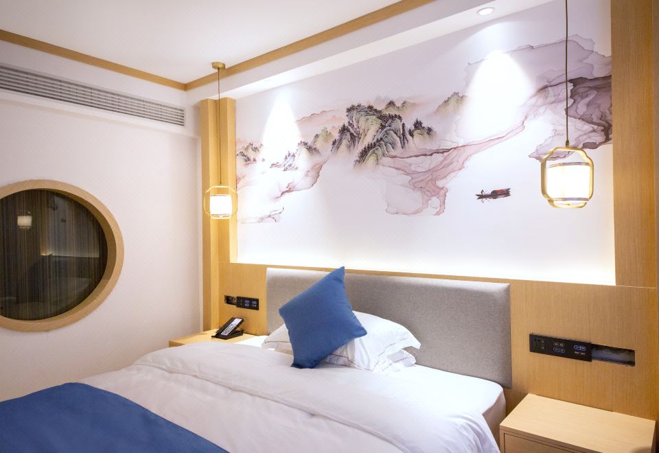 雅致大床房 |智能轻奢+全景落地窗