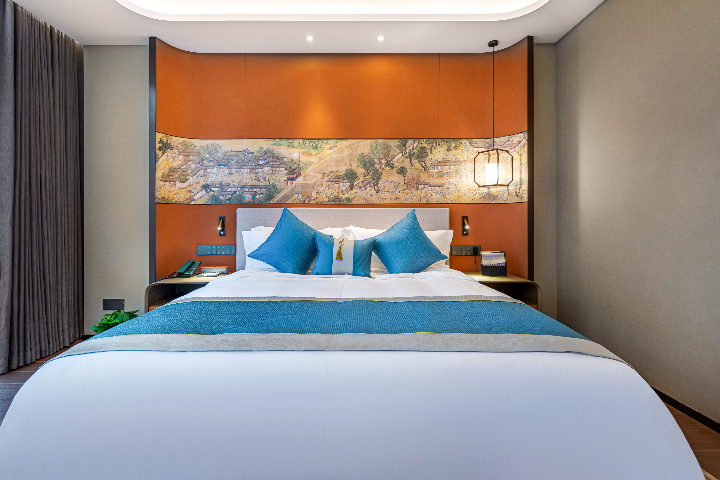 高级大床安睡房（小度客控+圆形浴缸+智能恒温马桶）