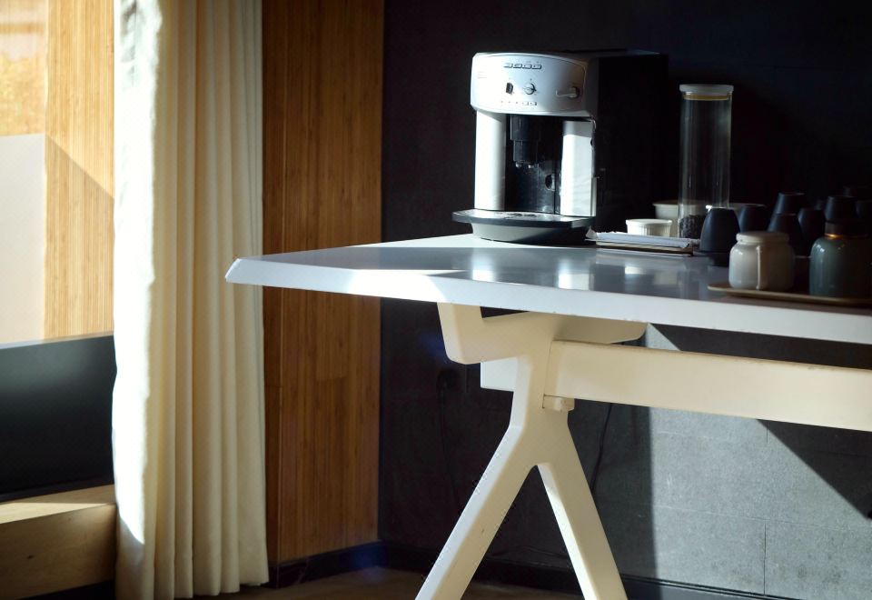 花園行政雙臥套房+2室1廳3衞+戶外露臺+宜人山色