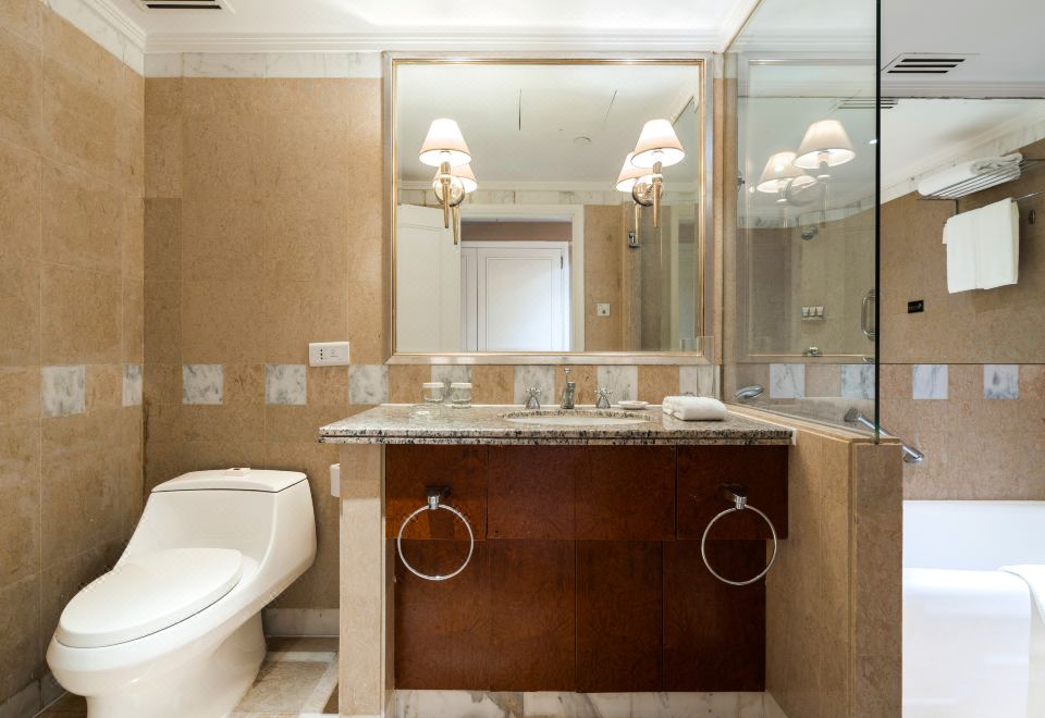 豪華大床房「辦公配套區域+高樓層」