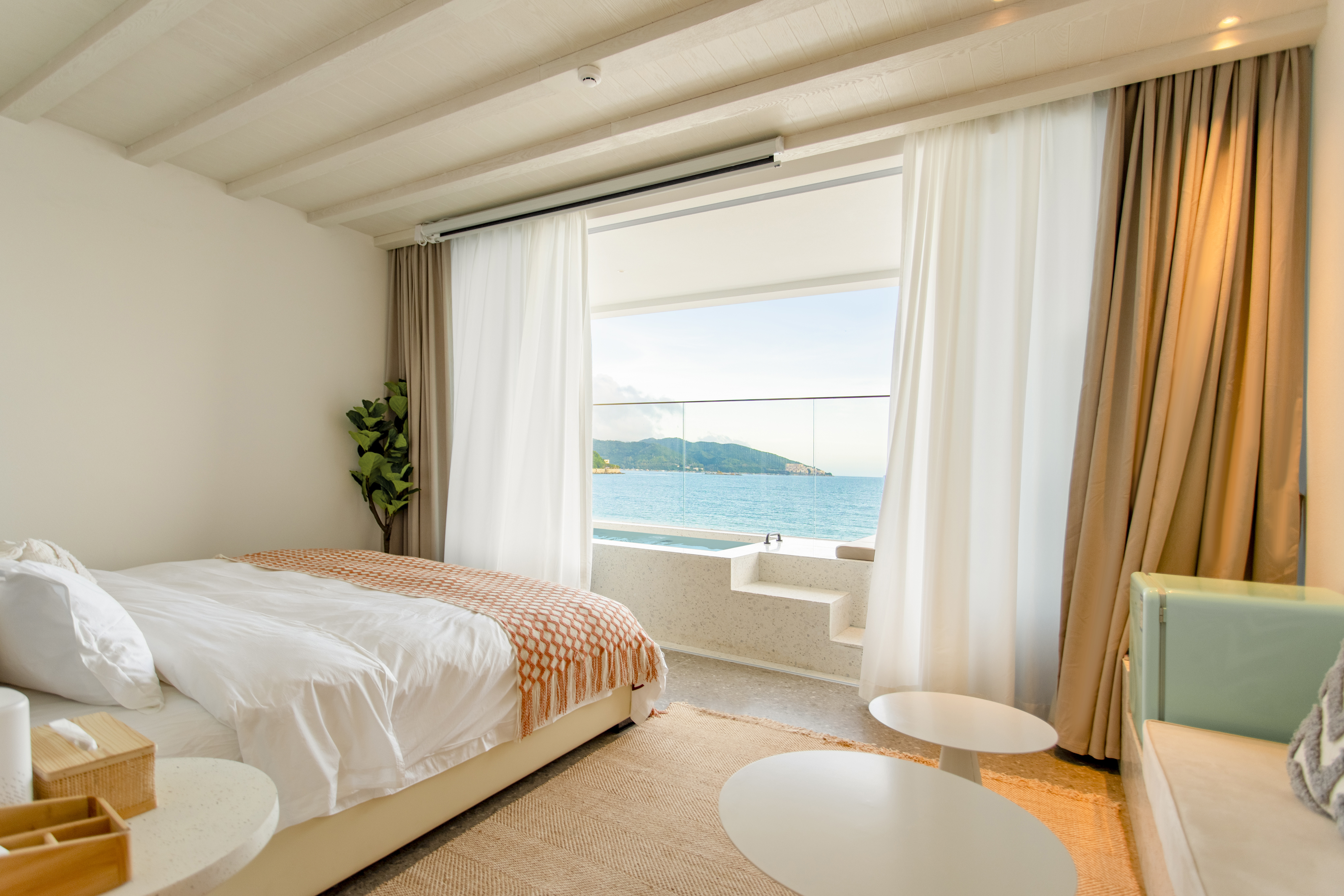 候潮·海景阳台泡池大床房（海景视野无敌+投影+冰箱）