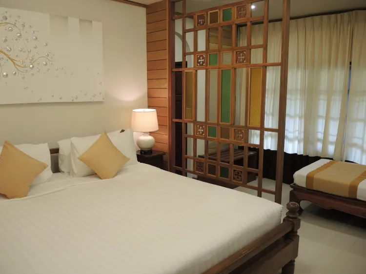ห้องดีลักซ์ เตียงใหญ่ พร้อมระเบียง