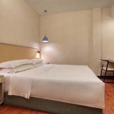 山抹微雲-大床房（夢百合床品+智能馬桶） 象山璞雲飯店（桂林兩江四湖東西巷店）優惠