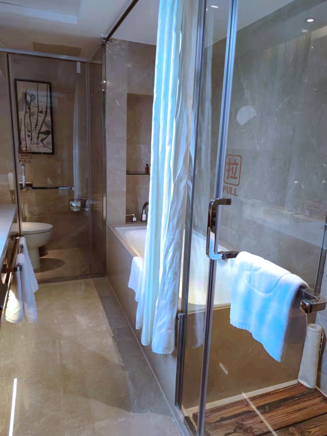 精選大床房B（舒適浴缸+乾濕分離+小冰箱）