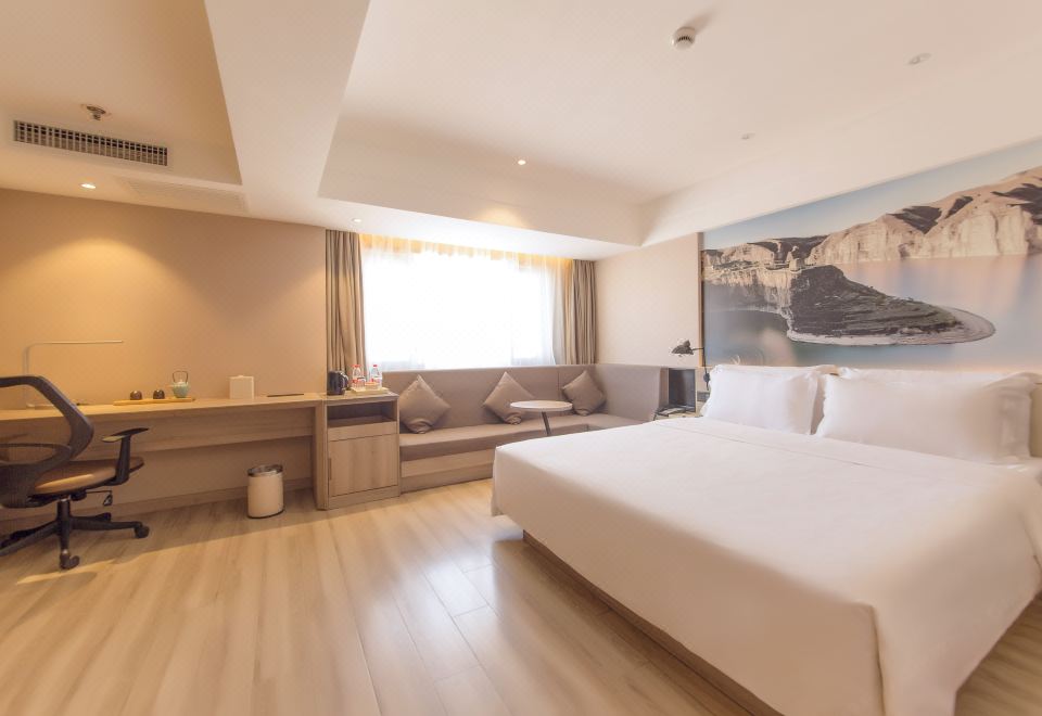 Jimu King Bed Room
