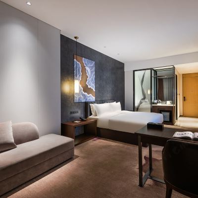 豪華大床房（舒享坐臥沙發-全景城市景觀） 深圳坤宜美居飯店優惠