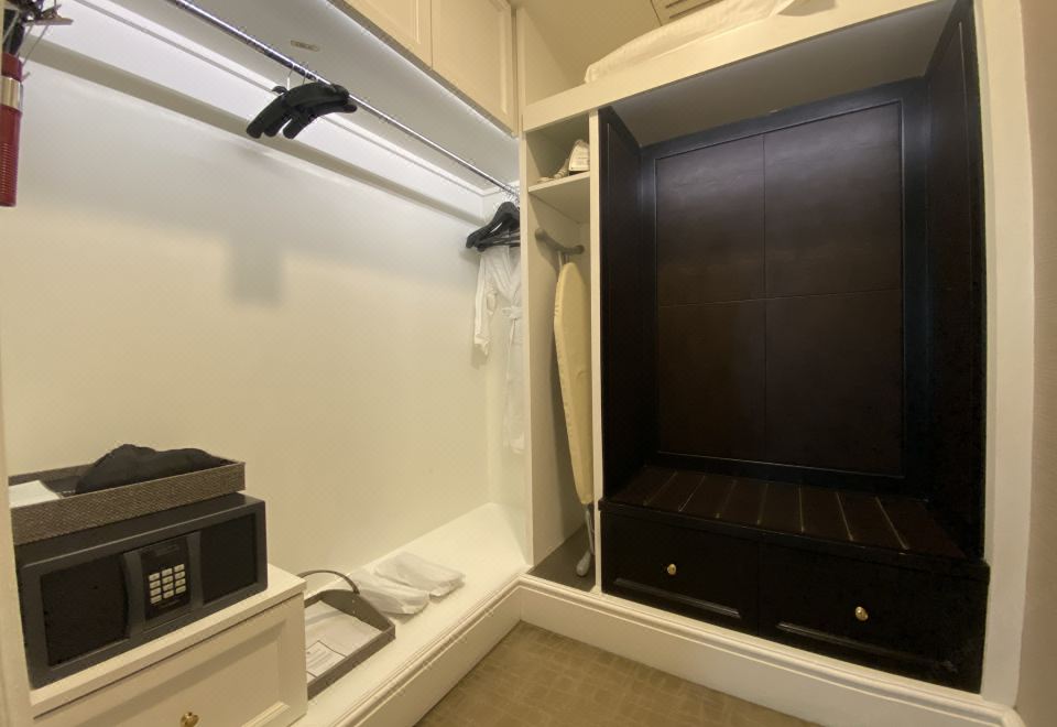 The Ritz Carlton, Kuala LumpurClub Executive Deluxe King Room