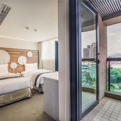 市景豪華雙床房－附陽台 台北洛碁大飯店-松山館優惠