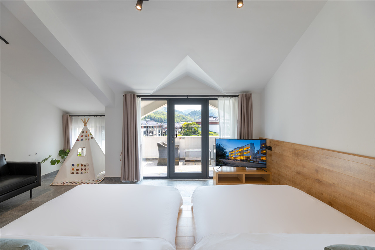 豪华阳台榻榻米双床房