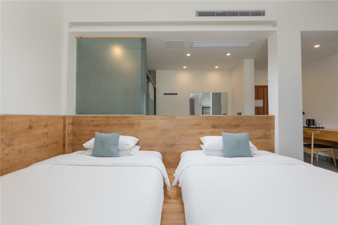 豪华阳台榻榻米双床房