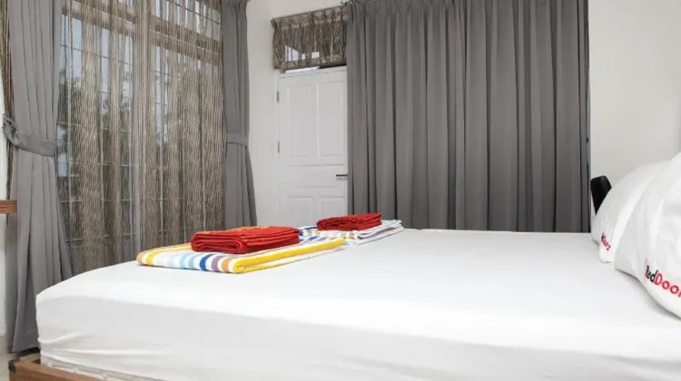 RedDoorz Plus Near Sukajadi 2 部屋