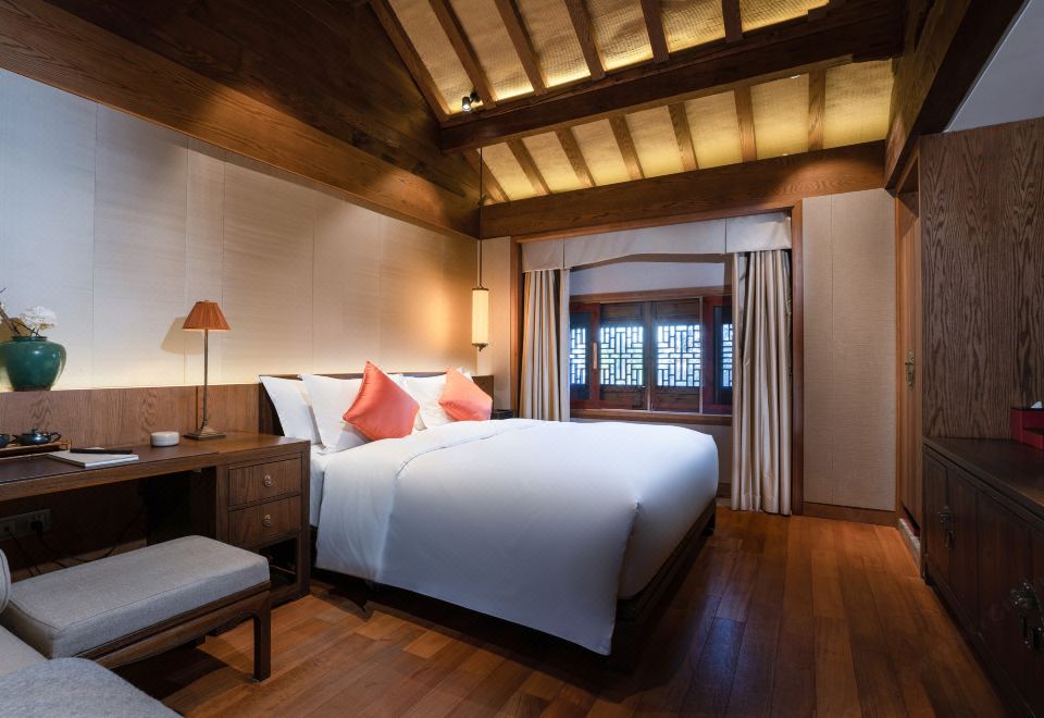 Jianshui Heyuan HotelSuperior Double Room