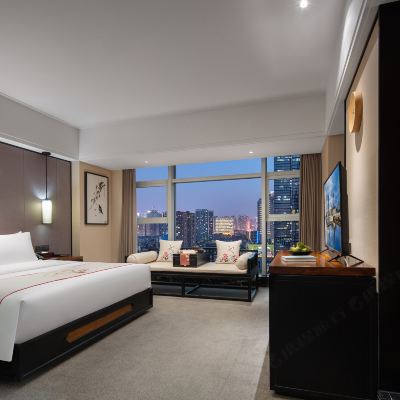 品閣江景大床房（覽湘江觀IFS+慕思深睡床墊） 長沙品酒店優惠