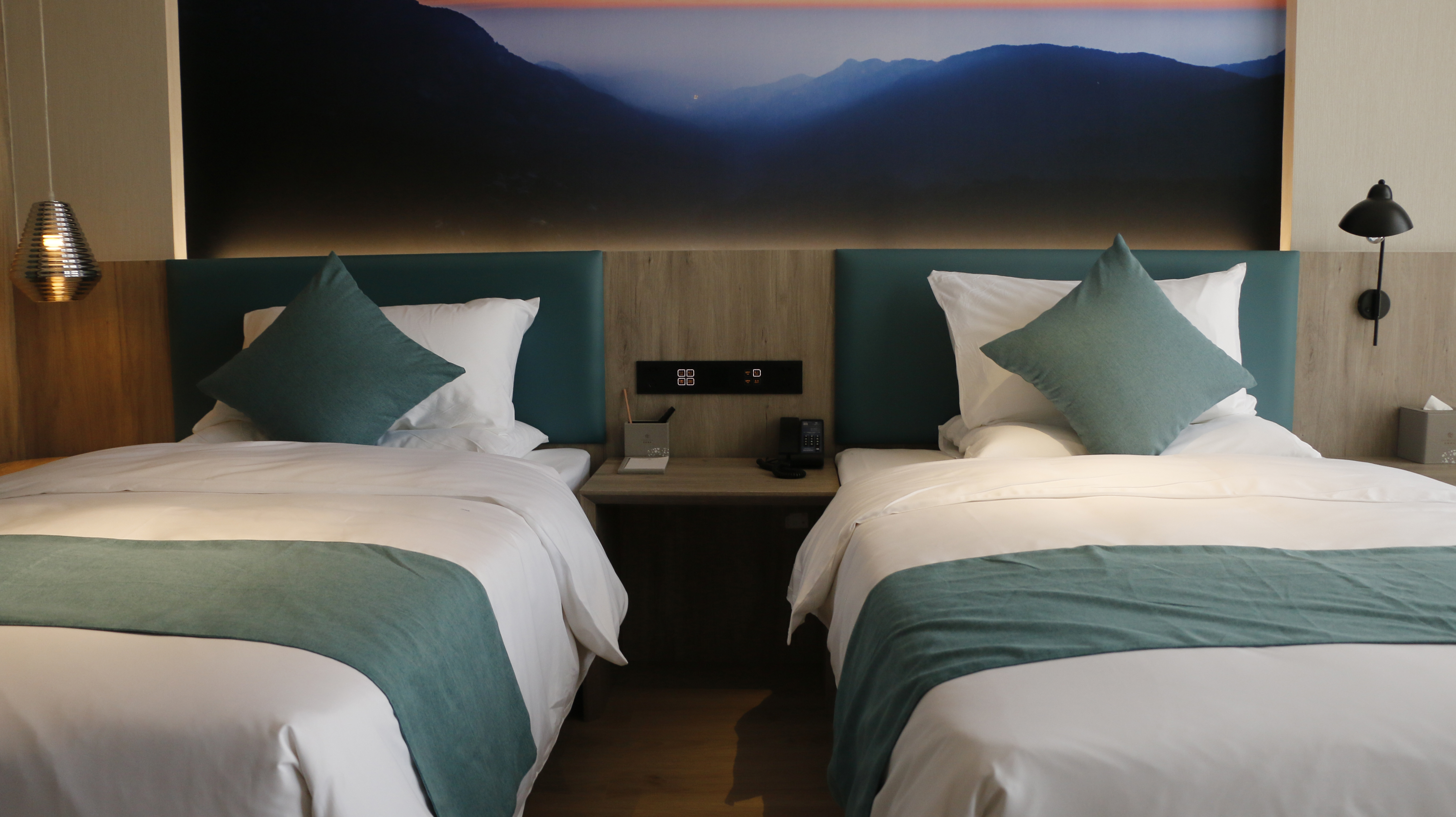 高级双床房（落地大窗）