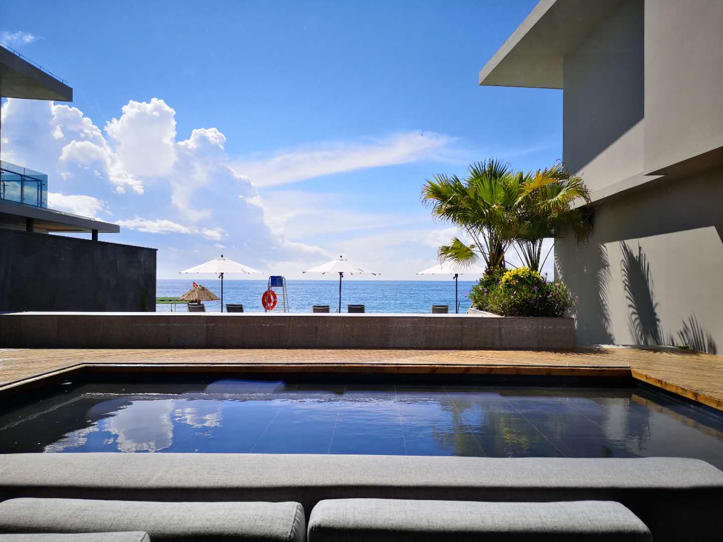 私家泳池海景套房