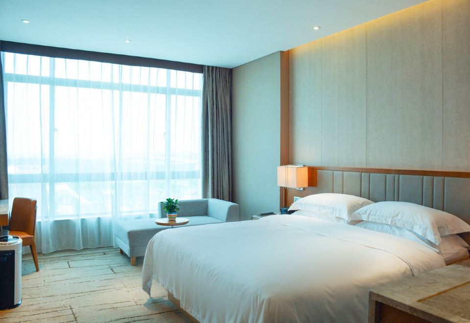 Four Points by Sheraton Shanghai KangqiaoExecutive Double Room